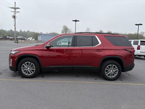 Used 2023 Chevrolet Traverse LT AWD/4WD image 9