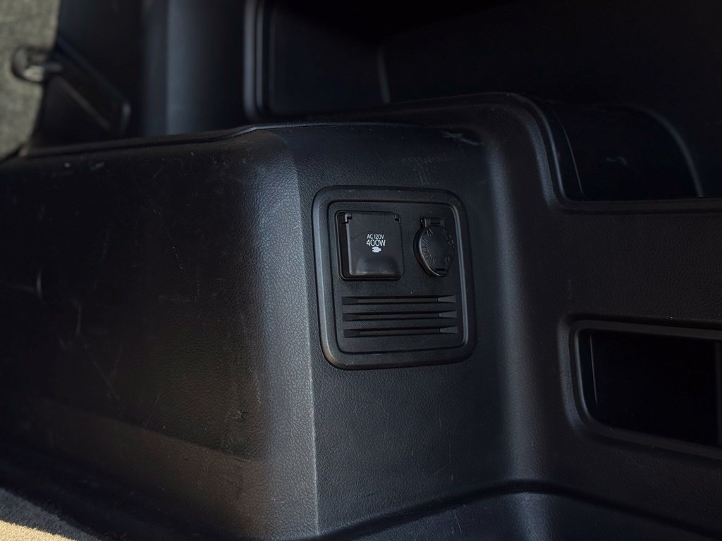 Used 2016 Toyota 4Runner SR5 AWD/4WD image 18