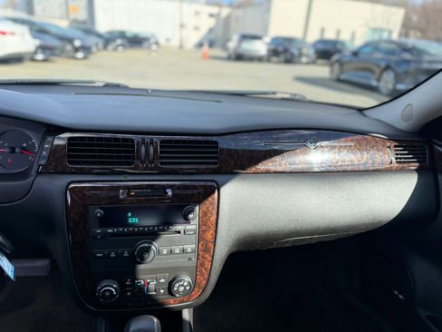 Used 2012 Chevrolet Impala LTZ image 17