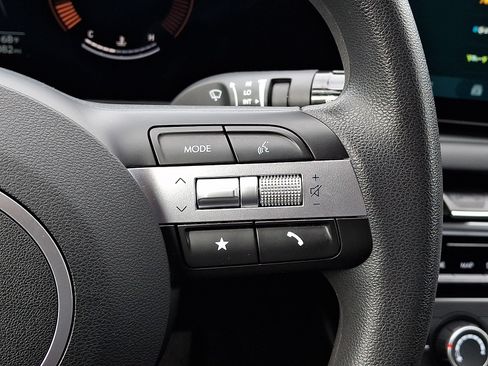 Used 2025 Hyundai Santa Cruz SE AWD/4WD image 22