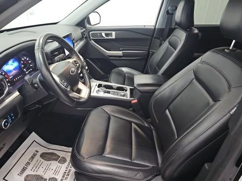 Used 2023 Ford Explorer XLT w/ Equipment Group 202A AWD/4WD image 23