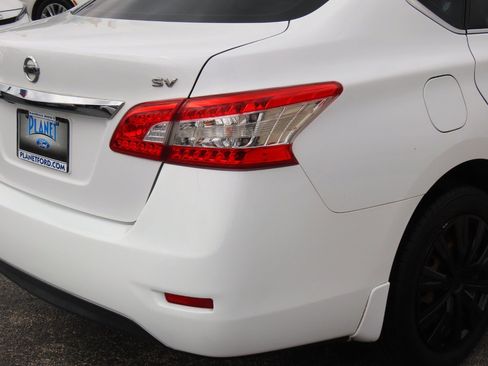 Used 2015 Nissan Sentra SV FWD image 12