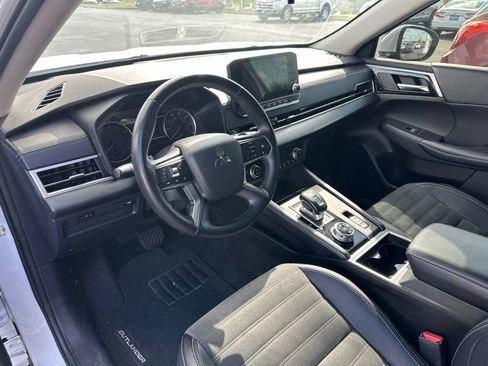 Used 2024 Mitsubishi Outlander SE AWD/4WD image 11