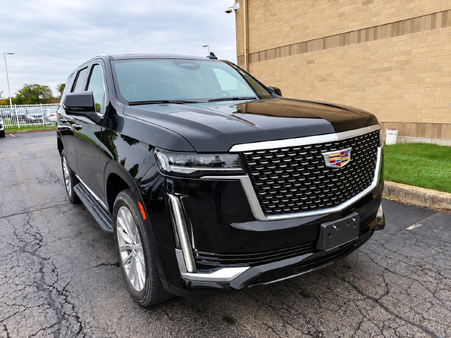 Used 2023 Cadillac Escalade Premium Luxury w/ LPO, Floor Liner Package AWD/4WD image 4