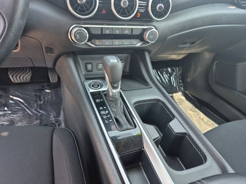 Used 2025 Nissan Sentra SV FWD image 12