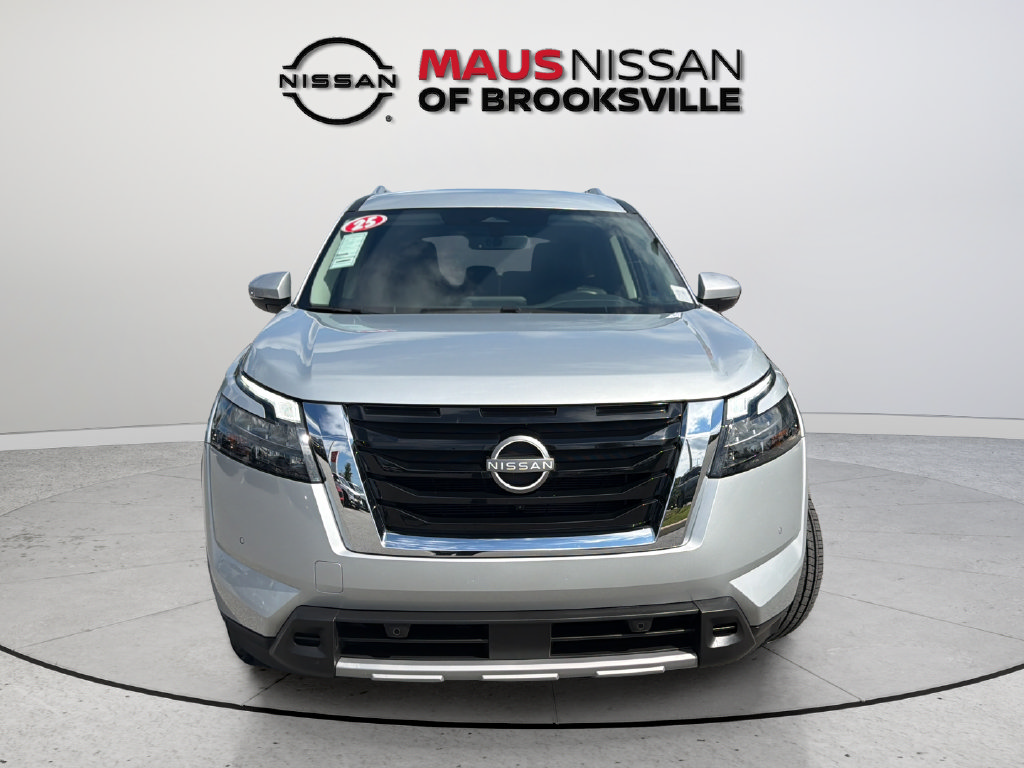Certified 2025 Nissan Pathfinder SL FWD image 3