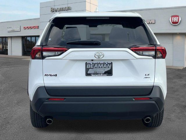 Used 2024 Toyota RAV4 LE AWD/4WD image 6