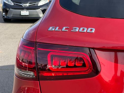 Used 2021 Mercedes-Benz GLC 300 4MATIC image 29