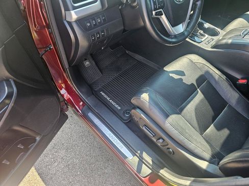 Used 2018 Toyota Highlander Limited Platinum AWD/4WD image 27
