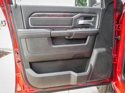 Used 2024 RAM 2500 Big Horn w/ Bed Utility Group image 14