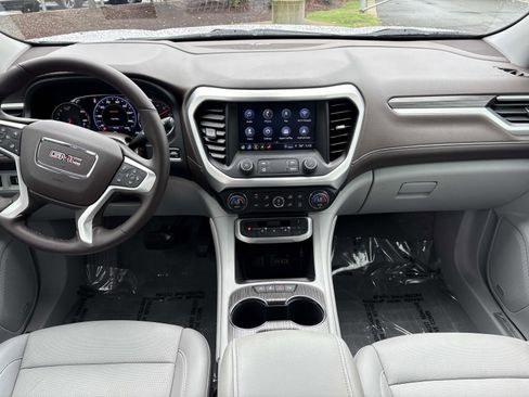 Used 2023 GMC Acadia SLT w/ Technology Package FWD image 31