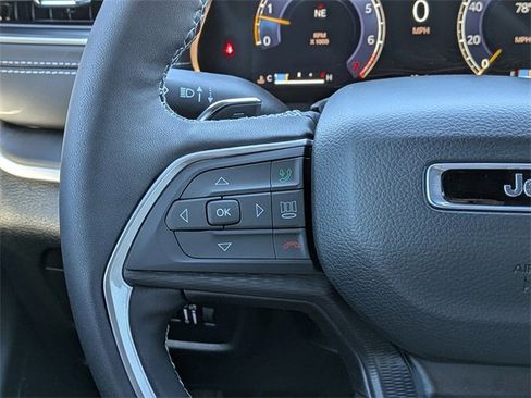 New 2025 Jeep Grand Cherokee L Laredo w/ Luxury Tech Group I image 27