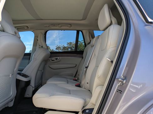 New 2026 Volvo XC90 B6 Ultra w/ Protection Package Premier AWD/4WD image 16