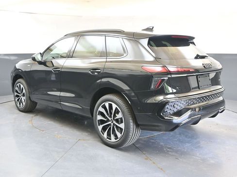 New 2026 Audi Q3 quattro 2.0T AWD/4WD image 3