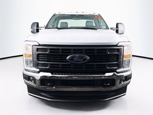 Used 2023 Ford F250 XL w/ FX4 Off-Road Package AWD/4WD image 6