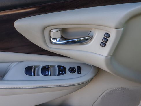 Used 2019 Nissan Murano Platinum w/ Cargo Package image 37