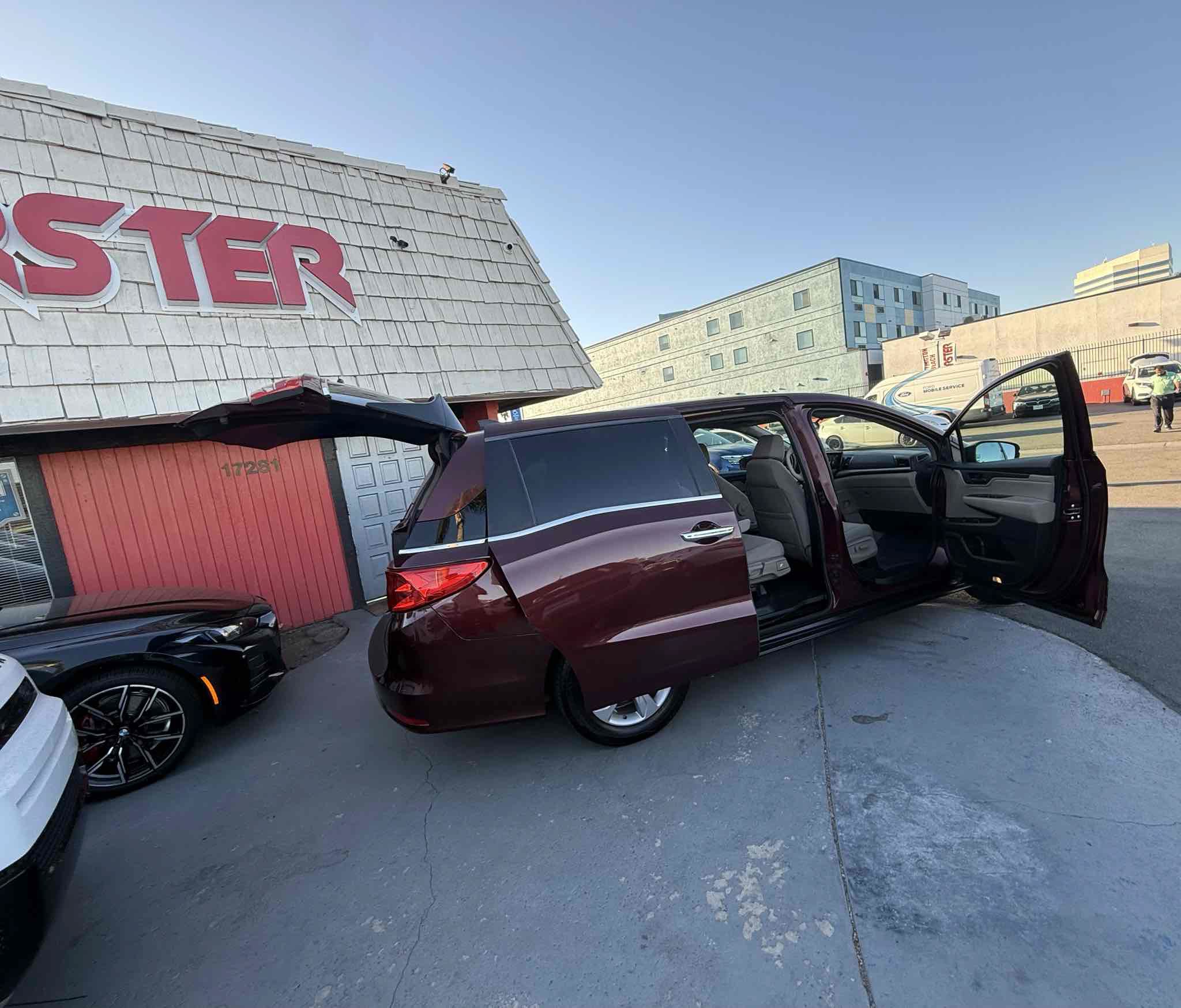 Used 2019 Honda Odyssey EX image 11