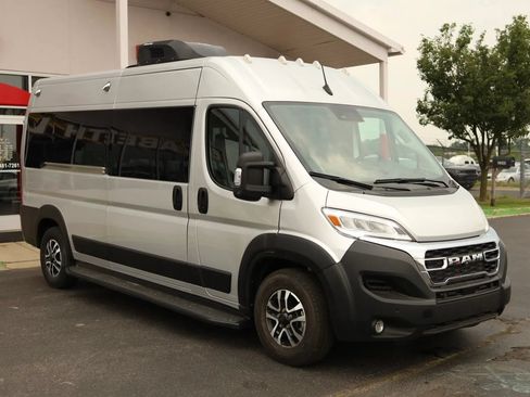 Used 2024 RAM ProMaster 3500 w/ Leather Interior Group FWD image 3