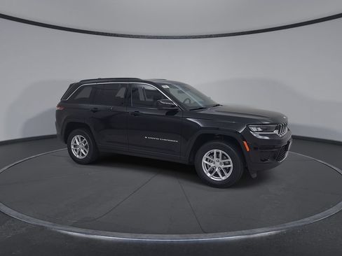 New 2026 Jeep Grand Cherokee Laredo X AWD/4WD image 2