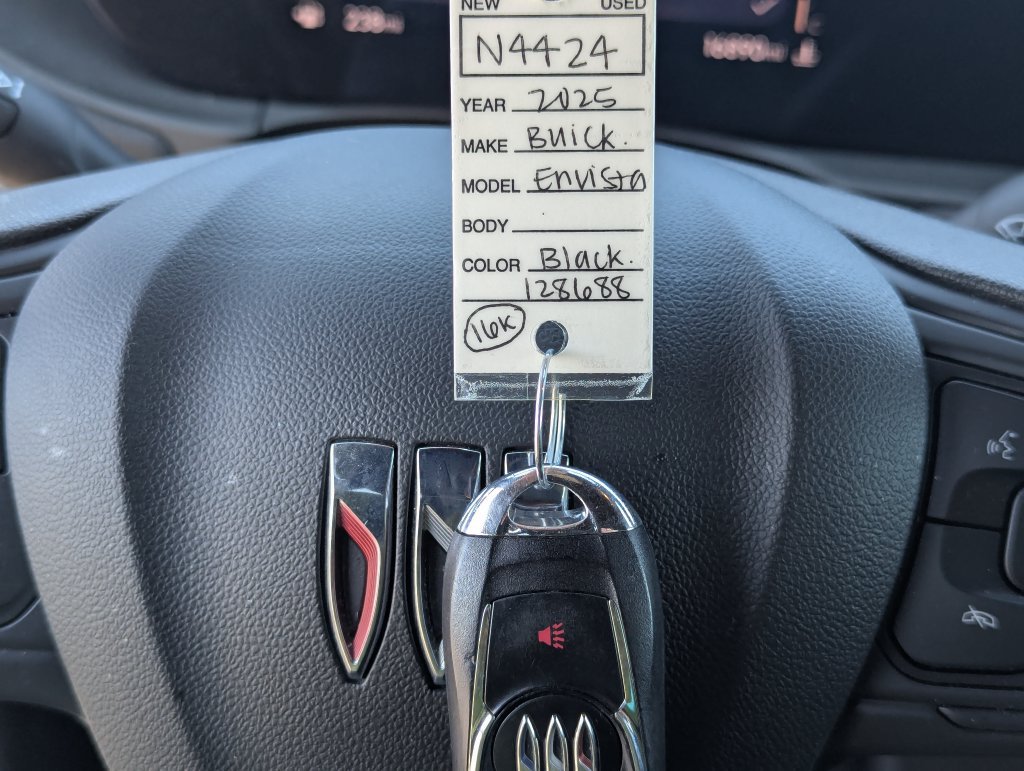 Used 2025 Buick Envista Preferred FWD image 35
