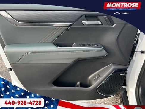 New 2026 GMC Acadia AT4 image 9