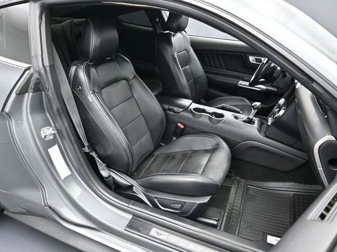 Used 2022 Ford Mustang GT Premium image 26