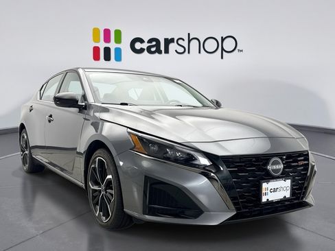 Used 2024 Nissan Altima 2.5 SR w/ SR Premium Package AWD/4WD image 7
