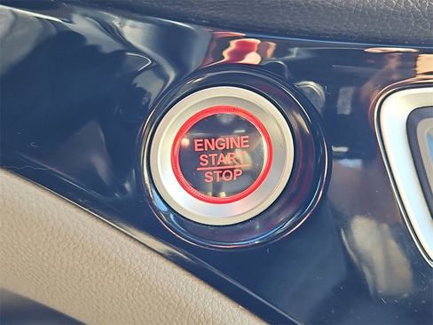 Certified 2022 Honda Pilot Touring image 28