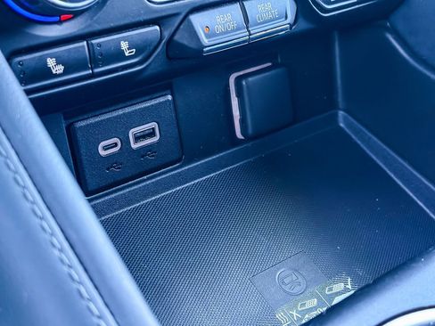 Used 2023 Chevrolet Tahoe LT image 34