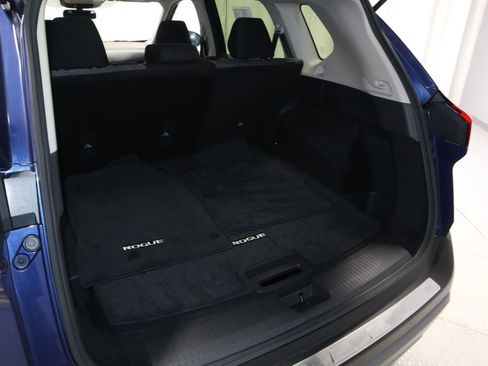 Certified 2023 Nissan Rogue SV image 17