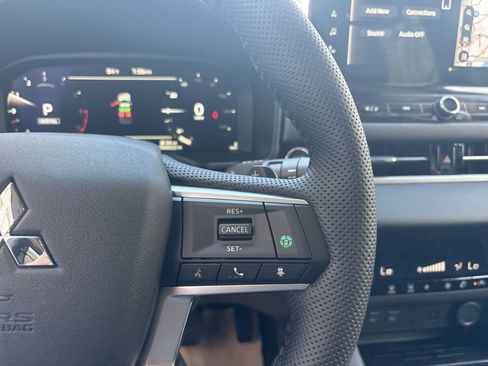 New 2026 Mitsubishi Outlander FWD image 18