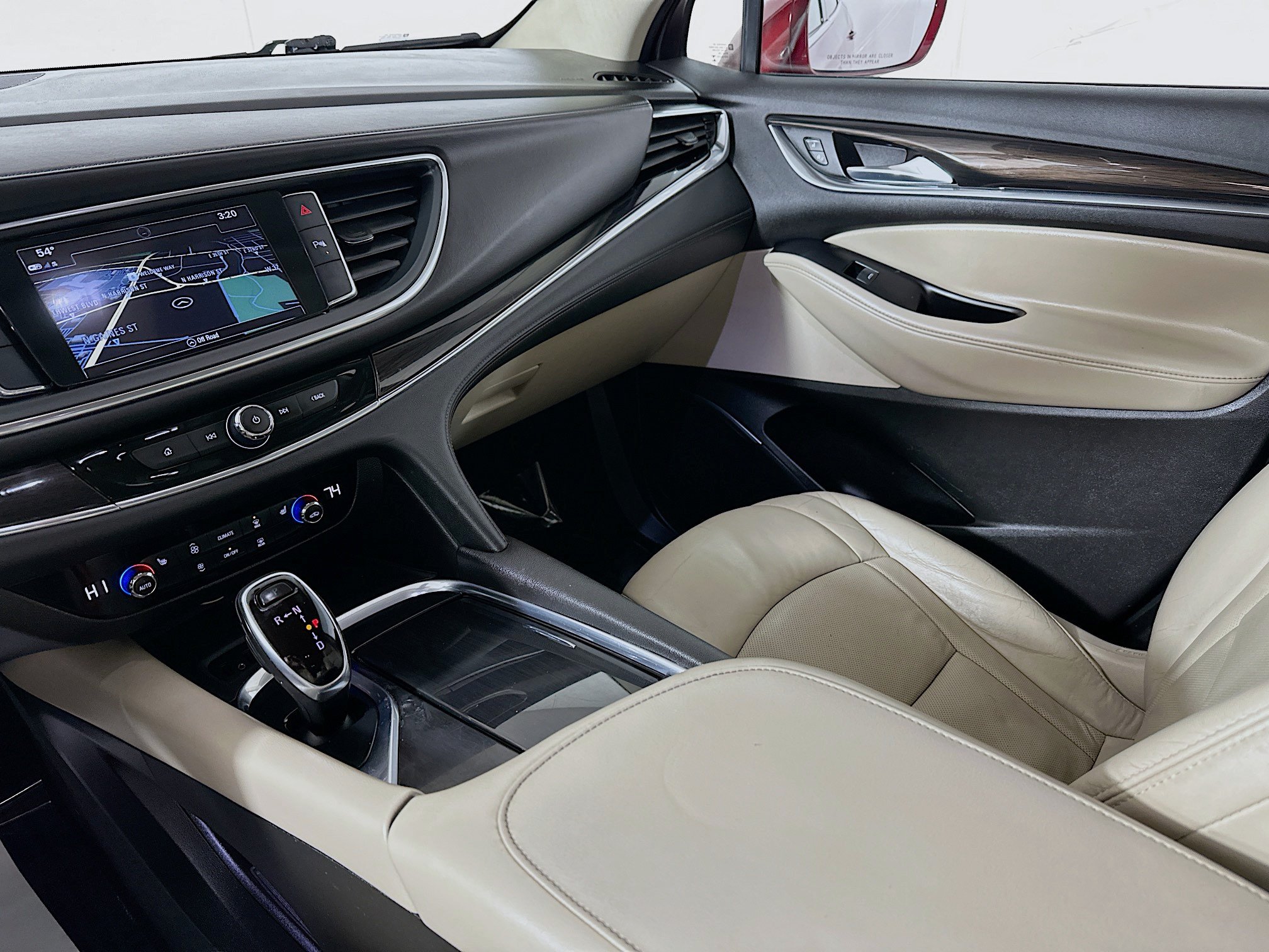 Used 2018 Buick Enclave Essence AWD/4WD image 22