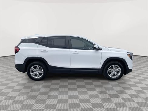 Used 2023 GMC Terrain SLE FWD image 9
