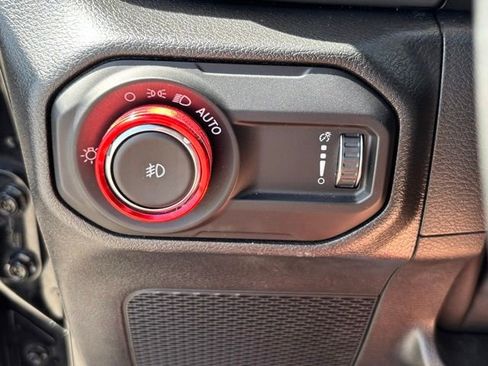 Used 2023 Jeep Wrangler Unlimited Sport AWD/4WD image 33