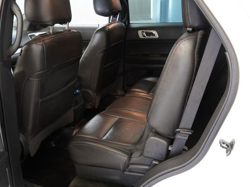 Used 2014 Ford Explorer XLT w/ Equipment Group 202A image 19