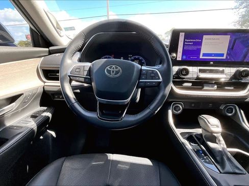 Used 2024 Toyota Grand Highlander Limited image 6