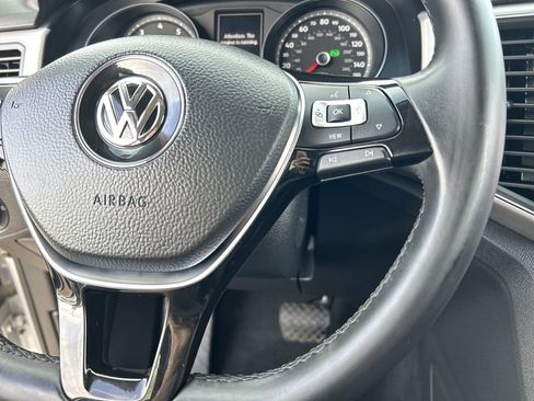 Used 2019 Volkswagen Atlas SE w/ Panoramic Sunroof Package FWD image 22