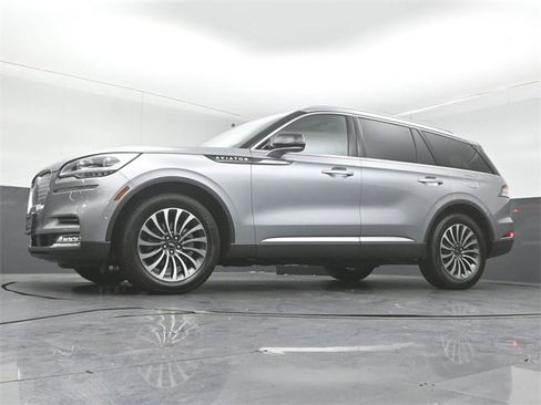 Used 2022 Lincoln Aviator Reserve w/ Equipment Group 201A image 46