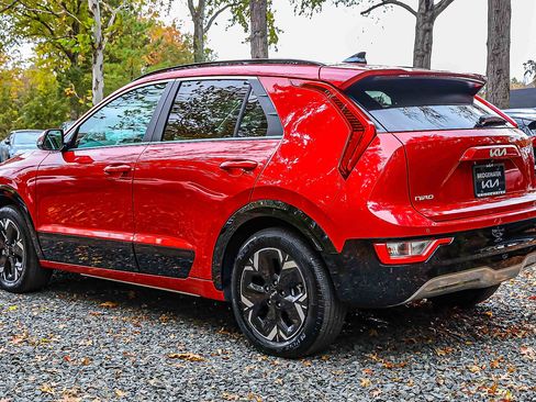 Certified 2024 Kia Niro Wind w/ Wind Preserve Package image 4