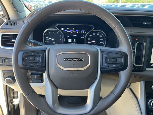 Used 2021 GMC Yukon Denali w/ Denali Ultimate Package image 9