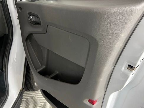 Used 2023 Ford Transit 350 XLT image 31