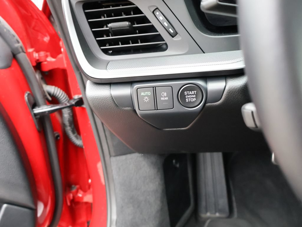 Certified 2025 Porsche 911 Carrera RWD image 28