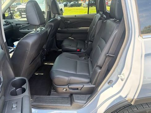 Used 2022 Honda Pilot Touring image 18