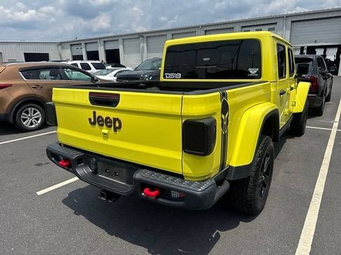 Used 2023 Jeep Gladiator Rubicon w/ Cold Weather Group AWD/4WD image 6
