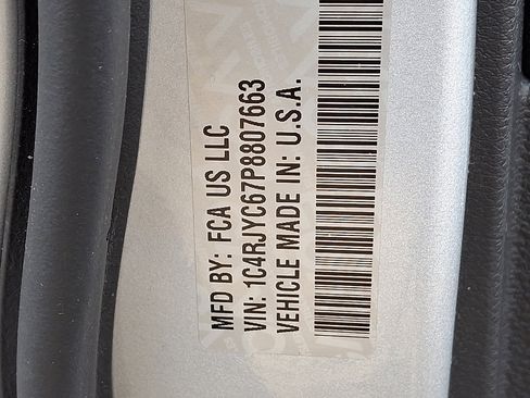 Certified 2023 Jeep Grand Cherokee Trailhawk w/ Luxury Tech Group III image 27