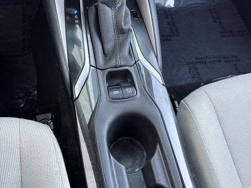 Used 2022 Toyota Corolla LE image 14