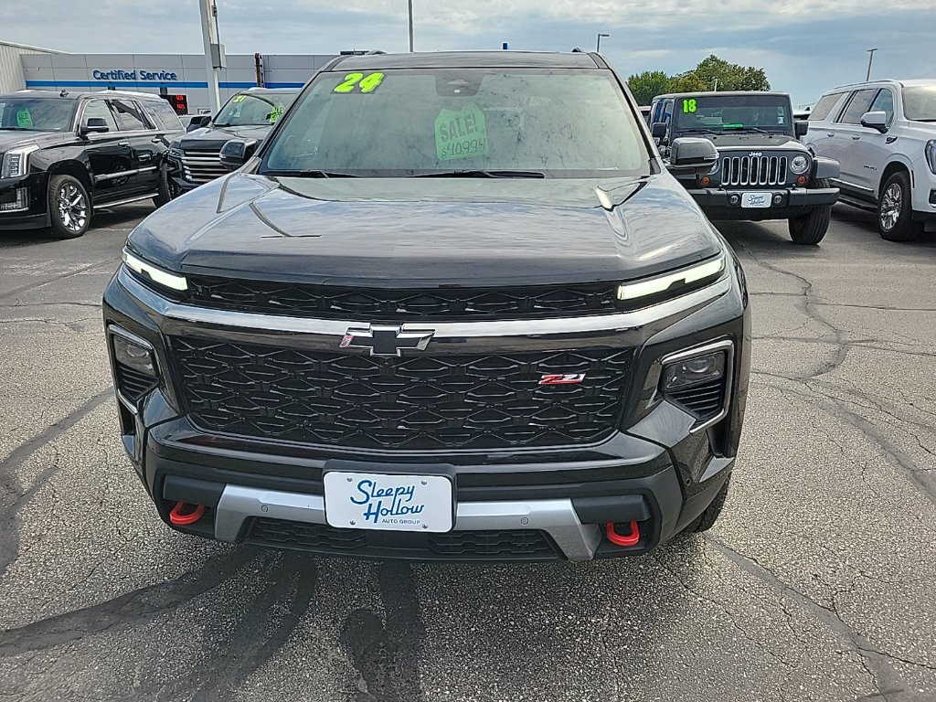 Used 2024 Chevrolet Traverse Z71 w/ Enhanced Driving Package AWD/4WD image 2
