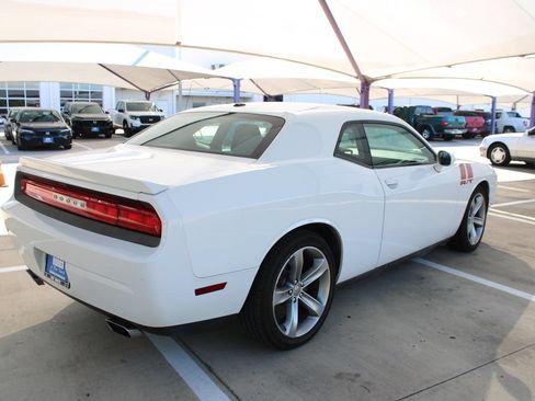 Used 2014 Dodge Challenger R/T RWD image 6