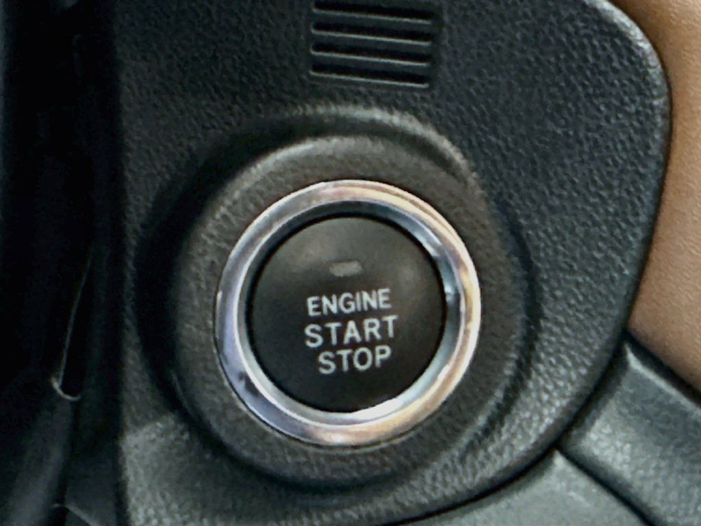 Used 2021 Subaru Outback Touring w/ Popular Package #2 AWD/4WD image 19