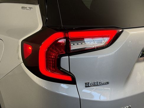 Used 2022 GMC Terrain SLT image 36